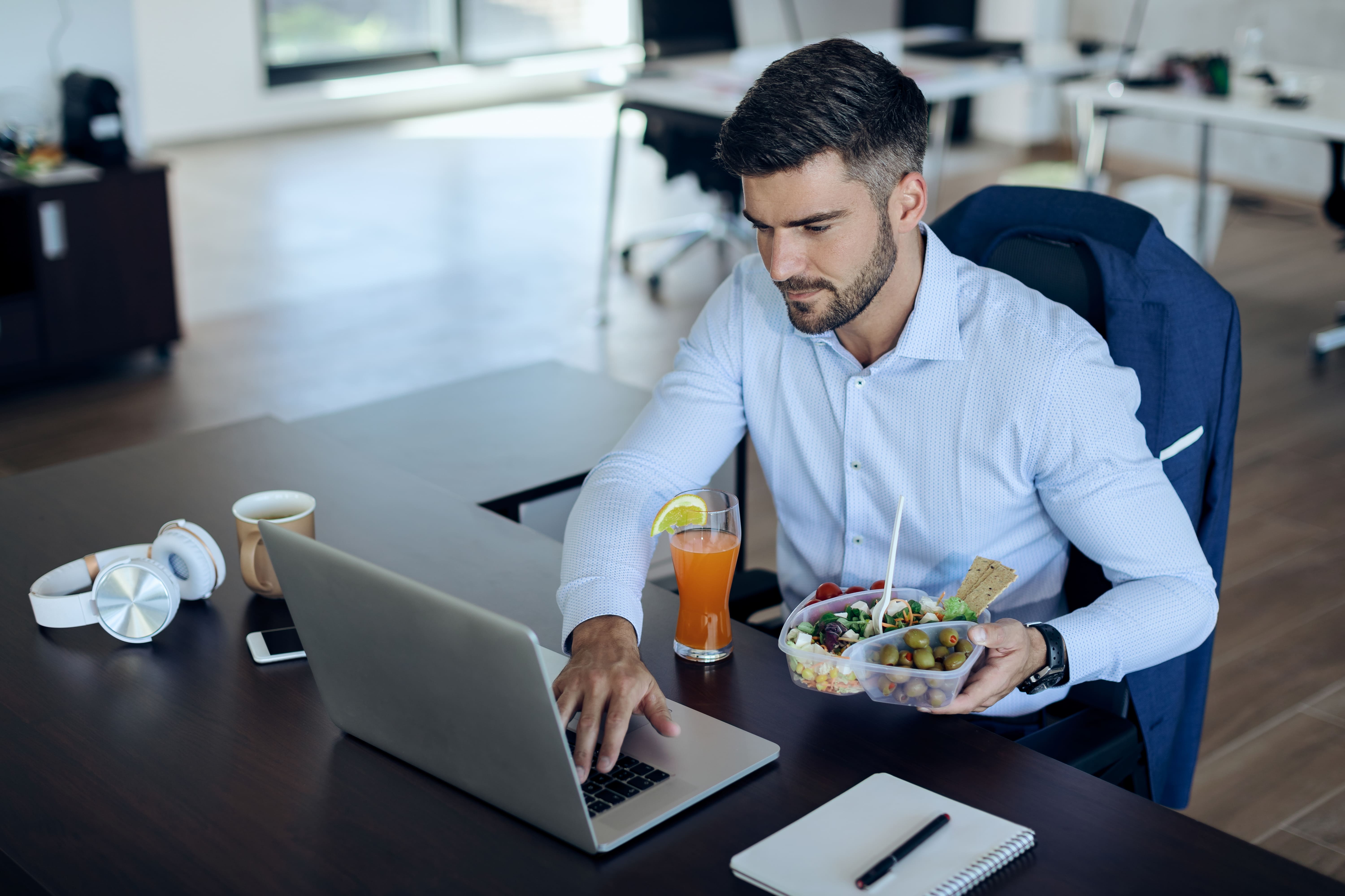 Nutrition Advice for Busy Professionals: A Practical Guide to Eating Well Every Day