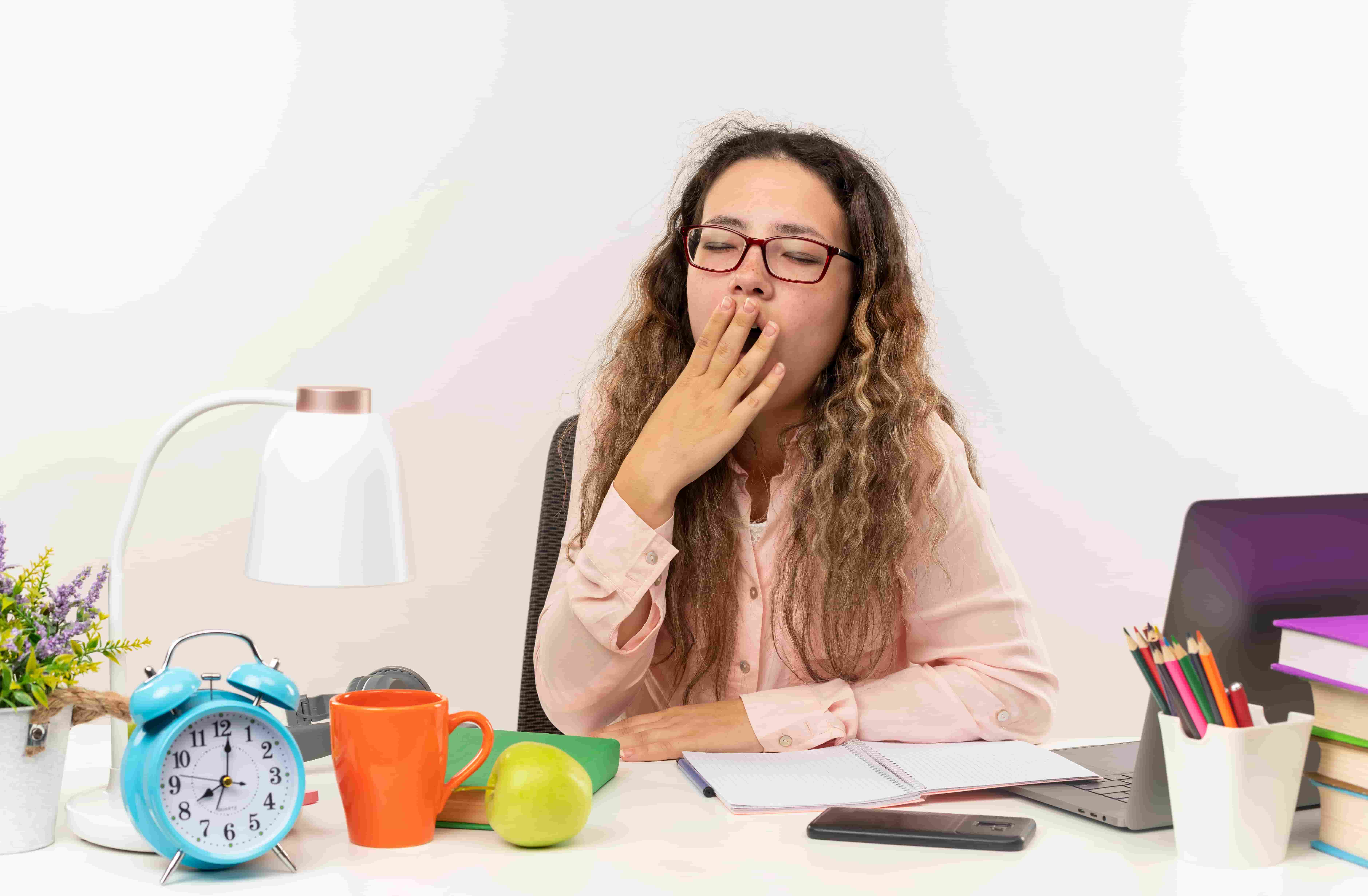Why Feel Sleepy After Lunch? 7 Healthy Habits That Don’t Require a Perfect Diet