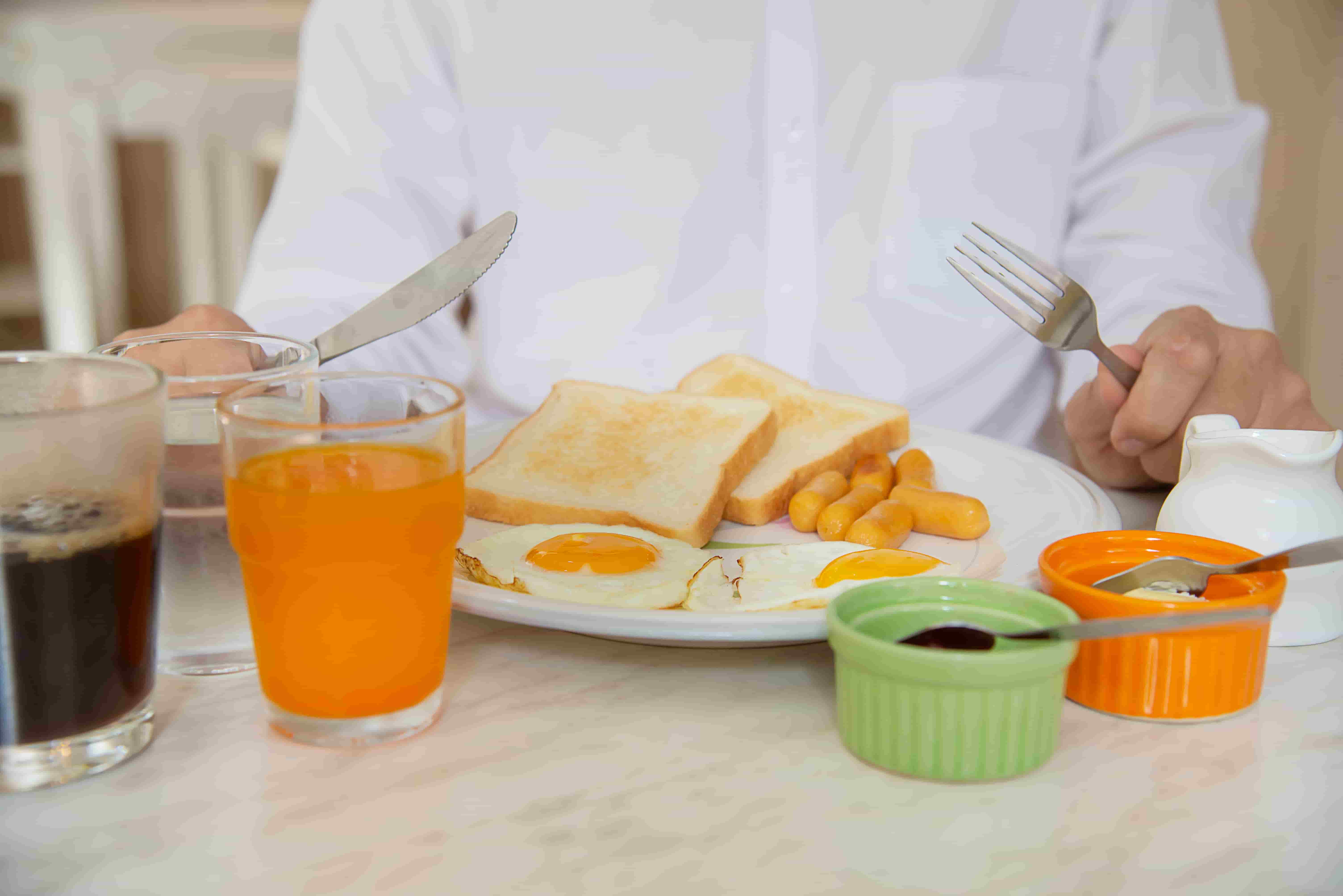 Constant Sugar Craving a Sign of Poor Eating Habits? Is Skipping Breakfast a Problem?